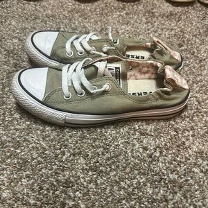 Size 7 olive green used converse shoes